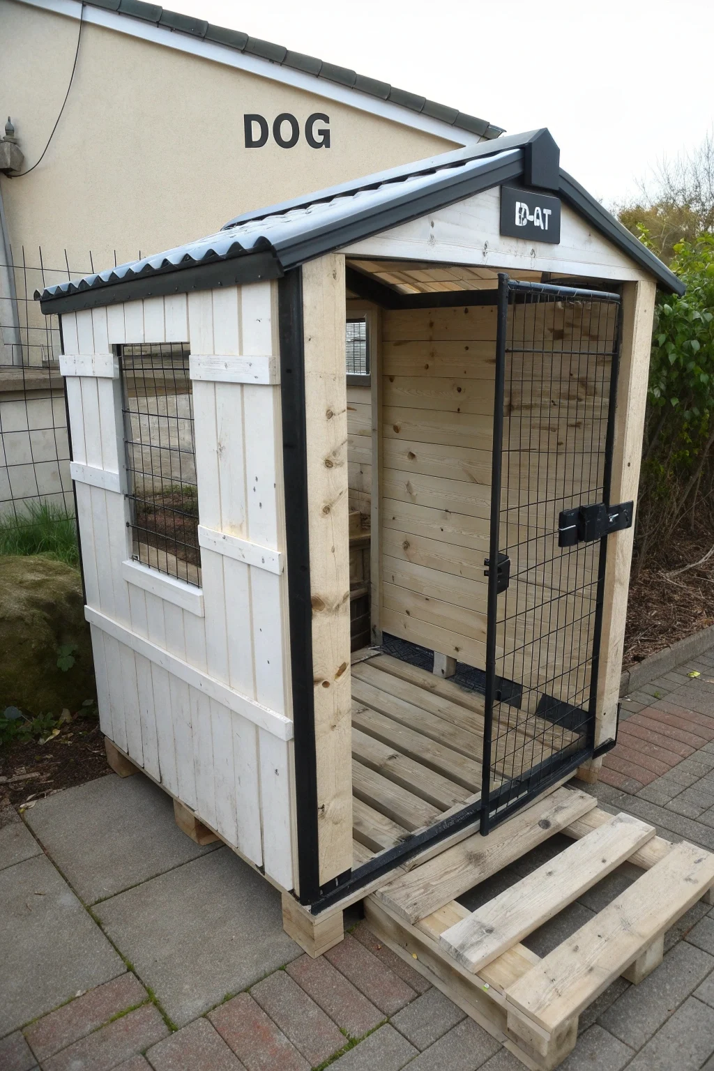 wooden pallet diy kennel outdoor