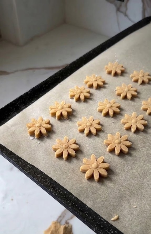 Classic 3 Ingredient Peanut Butter Biscuits