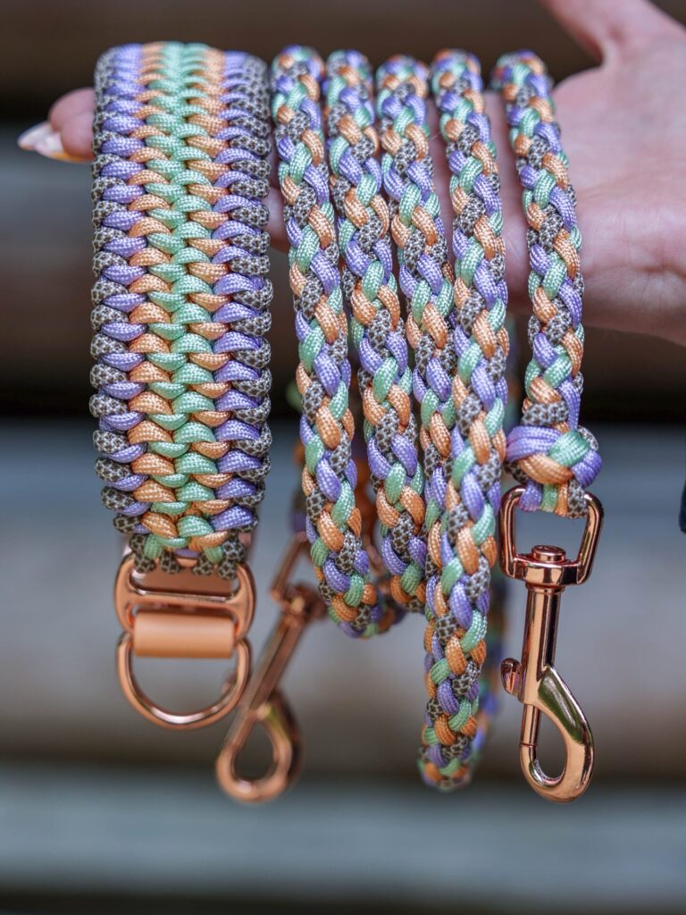 Convertible multi ring herringbone paracord leash design