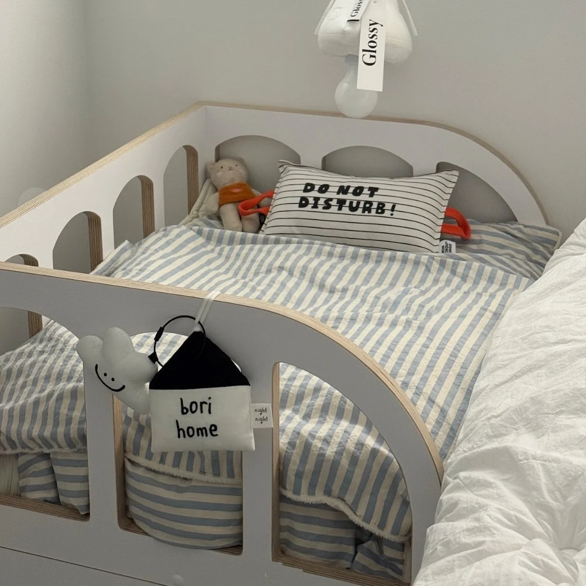 Single tier wooden crib style bed extension idea for small dogs