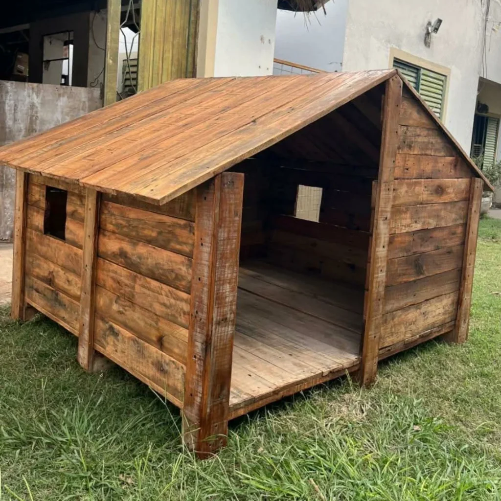 rustic reclaimed pallet dog house design